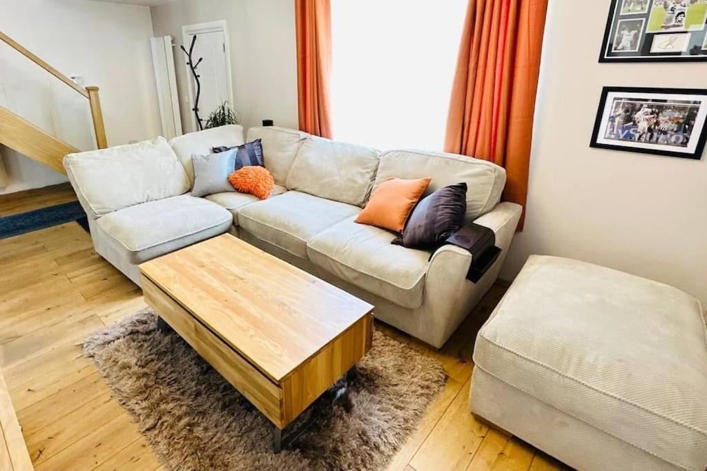 ノッティンガム Stunning 3 Bed House Sleeps6ヴィラ エクステリア 写真